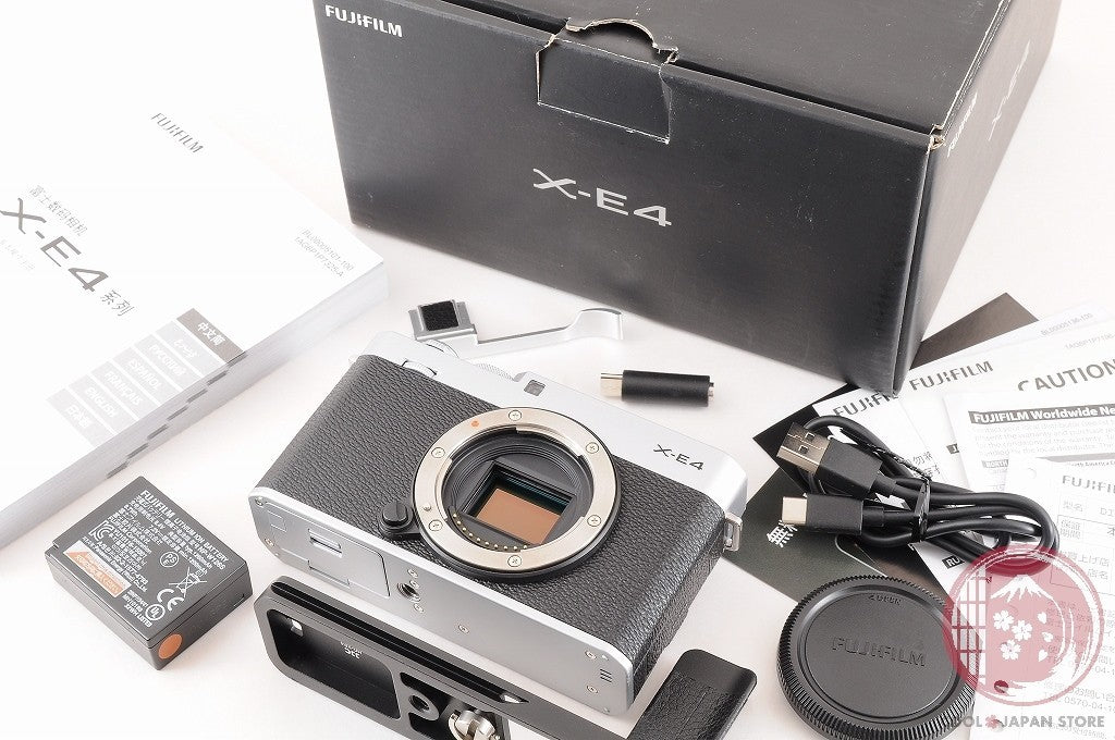 DDU [ 2080 shots TOP MINT in Box ] Fujifilm Fuji X-E4 26.1MP Silver Cj49