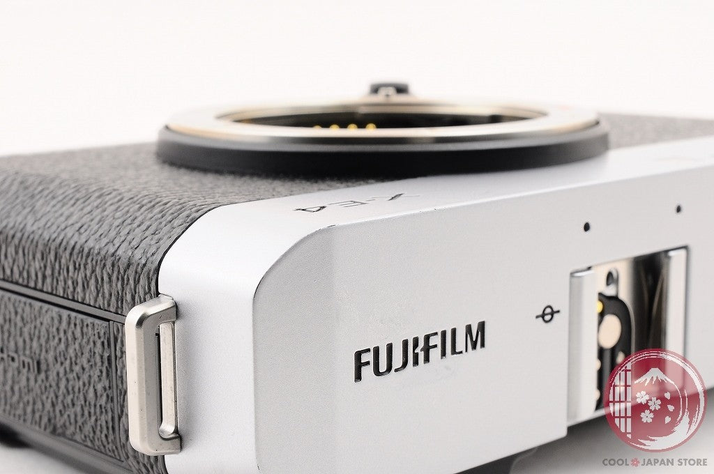[ 2247 shots TOP MINT in Box ] Fujifilm Fuji X-E4 26.1MP Mirrorless Silver Cl18