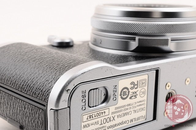 [ 5200 shots MINT in Box ] Fujifilm Fuji X100T X-100T Silver 16.3MP Digital Ck84