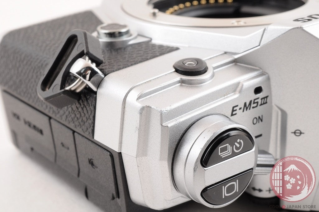 [ 7040 shots MINT+ in Box] Olympus OM-D E-M5 Mark III from Japan Cm01