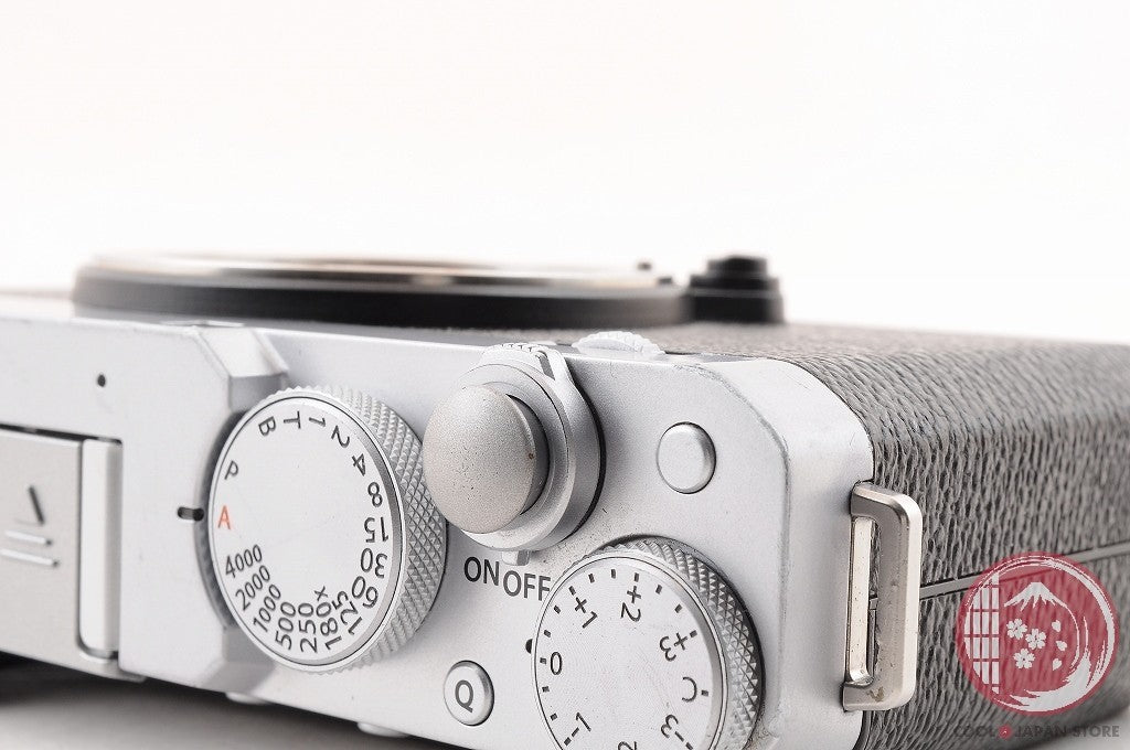 [ 13144 shots MINT+ in Box ] Fujifilm Fuji X-E4 26.1MP Mirrorless Silver Cm08