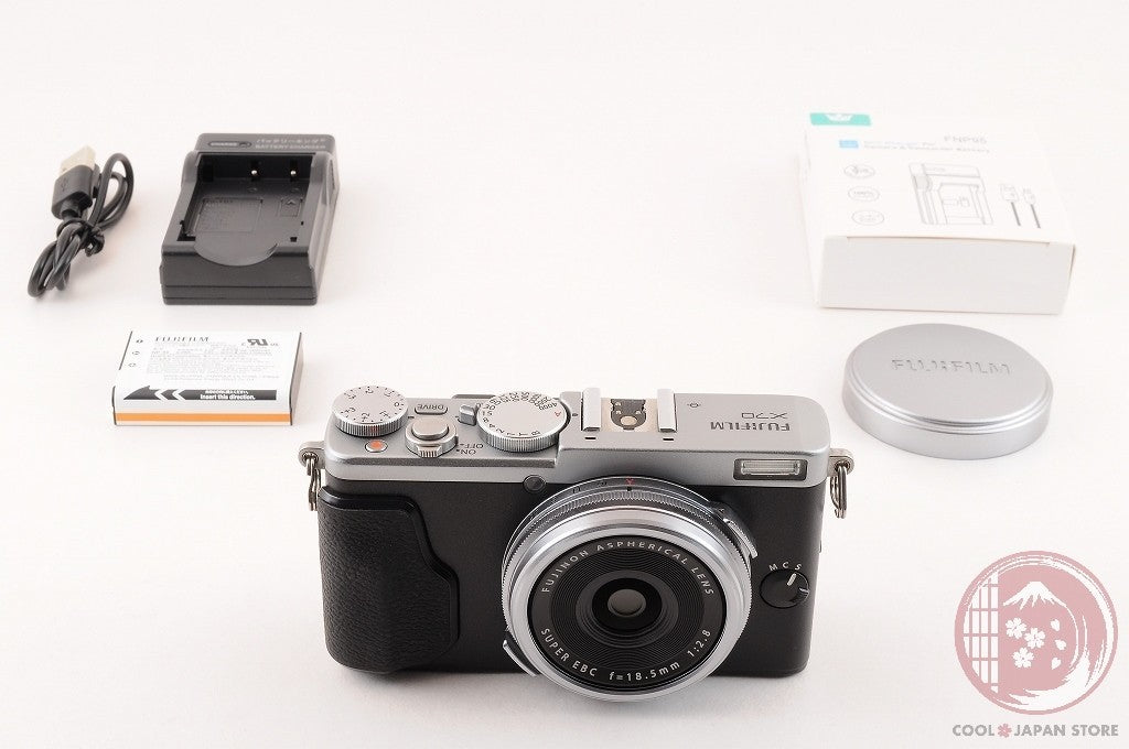 [MINT+ w/ Charger] Fujifilm Fuji X70 16.3MP Compact Digital Camera Silver Cm44