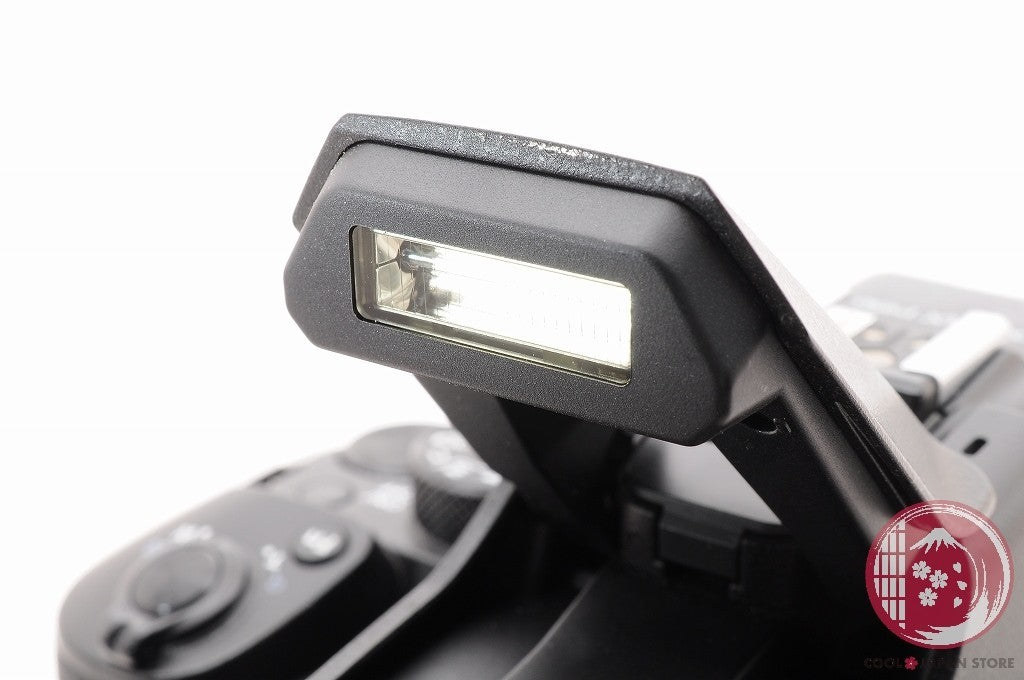 [MINT in Box] Nikon Coolpix P950 16.0MP Point & Shoot Camera Black Japan Cm05