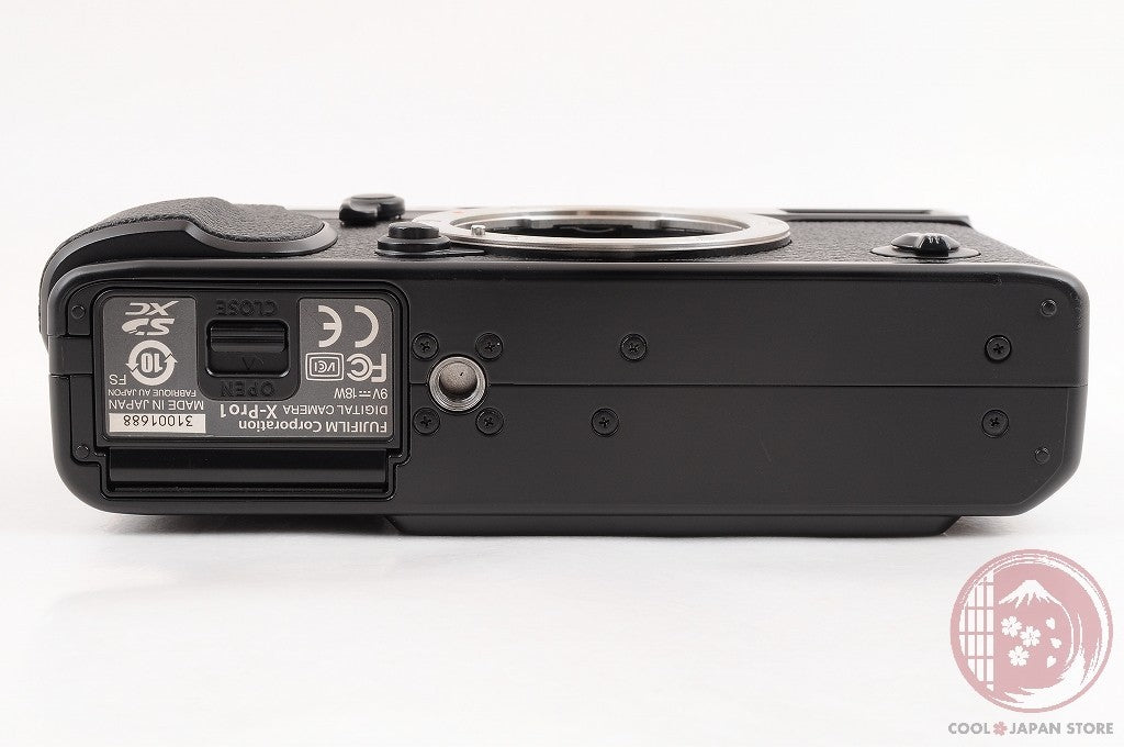 [MINT+ in Box] Fujifilm Fuji X-Pro1 Black 16.3MP Digital Camera from Japan Cl96