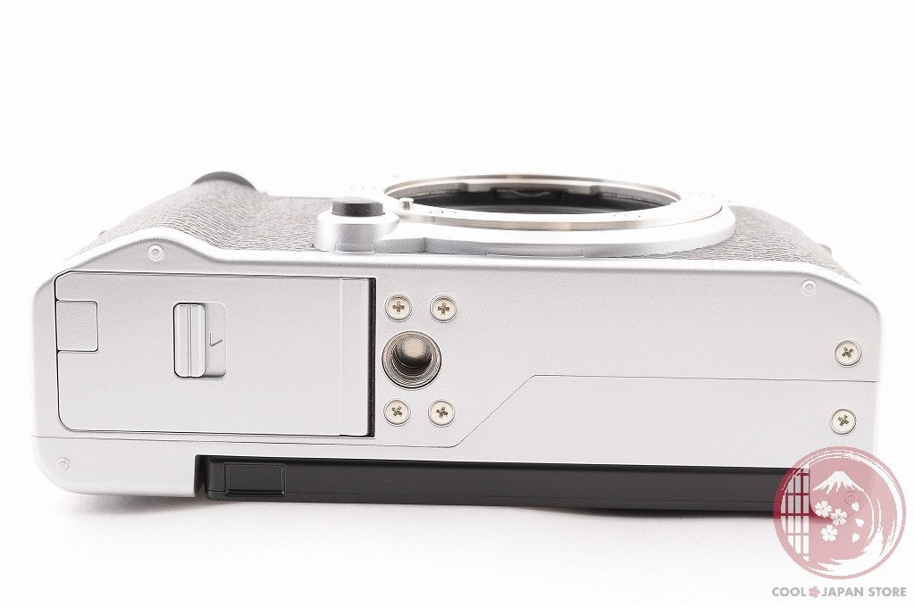 [UNUSED] Fujifilm Fujifilm X-M5 silver w/ XC 15-45mm from Japan Ci82