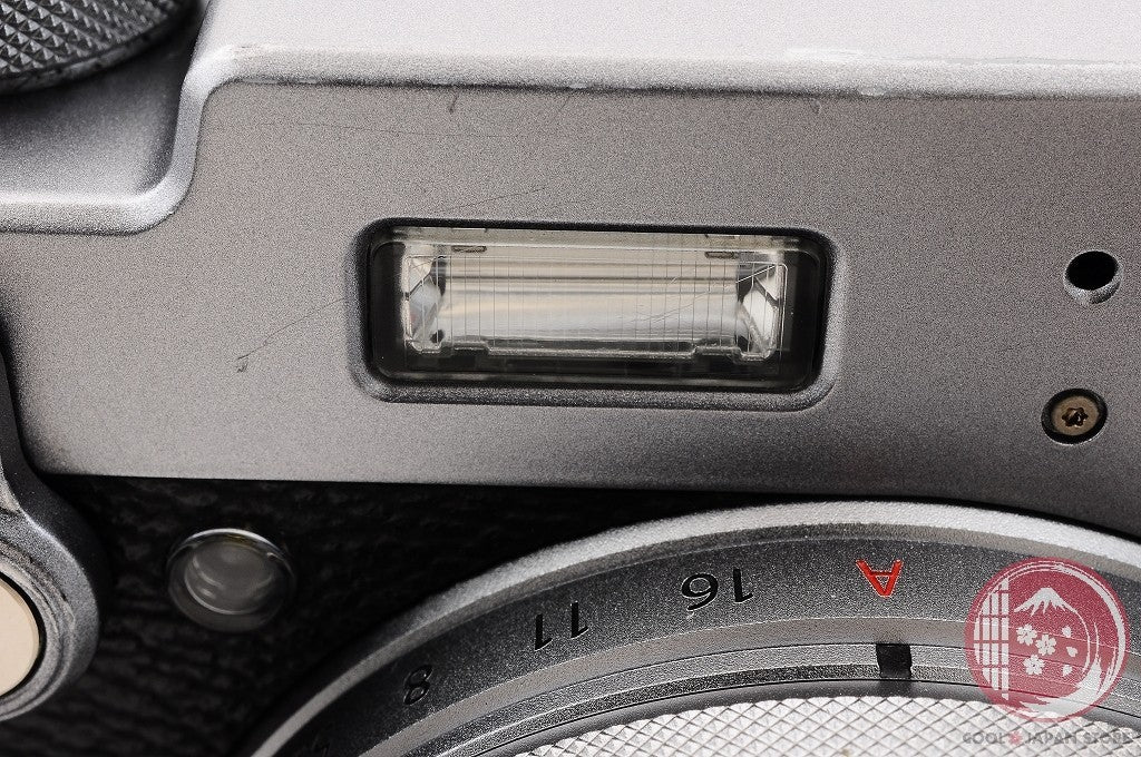 [ 16200 shots MINT in Box] Fujifilm Fuji X100T X-100T Silver 16.3MP Cg85
