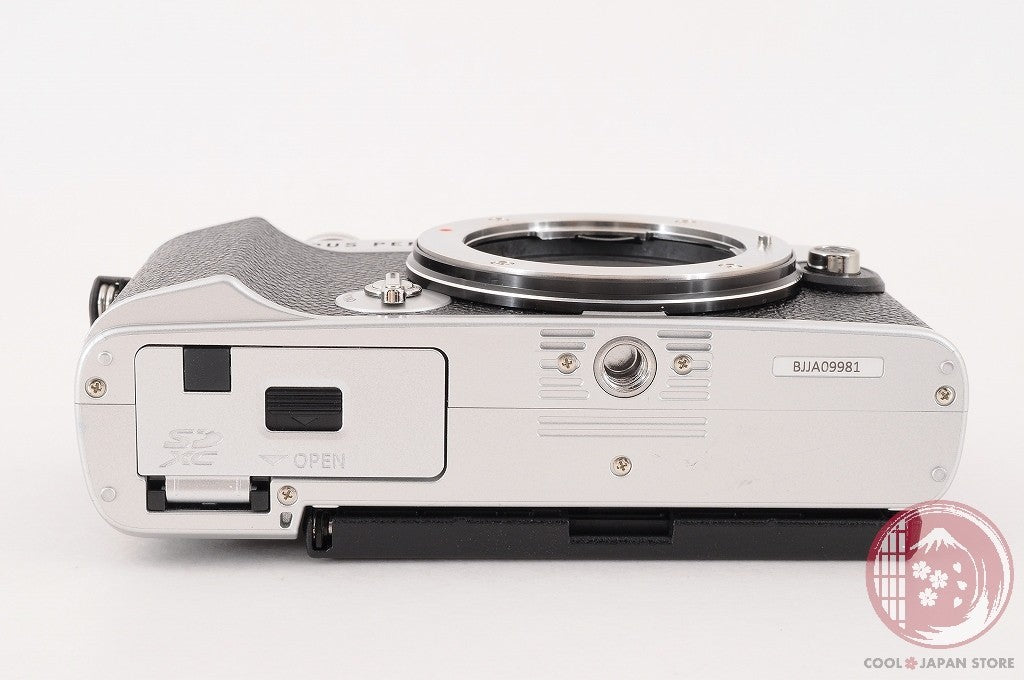 [ 3660shots MINT+ in Box ] Olympus PEN E-P7 Silver from Japan Cj03
