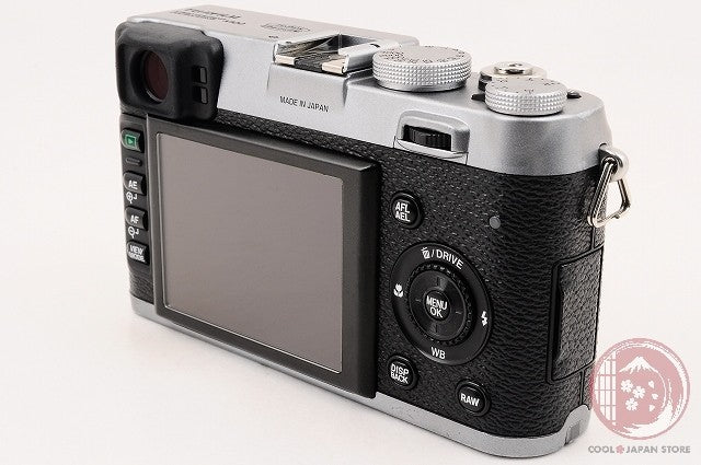 [MINT in Box] FUJI FUJIFILM X100 12.3MP Digital Camera Silver from Japan Ck63