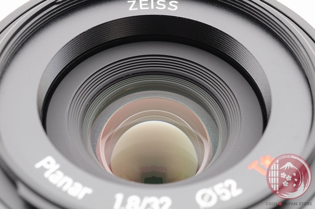 [MINT in Box] Carl Zeiss Touit 32mm F/1.8 for FUJIFILM X mount Lt08