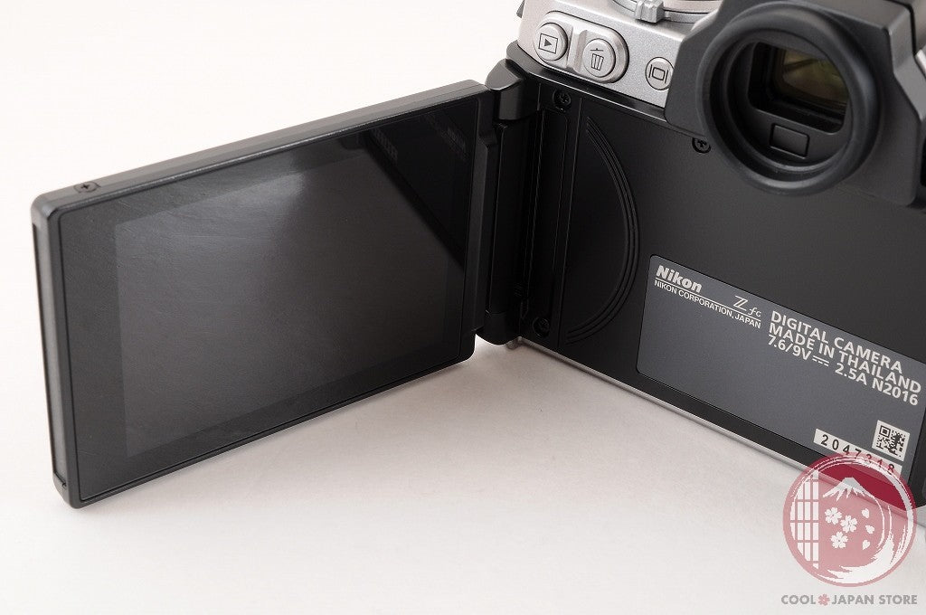 [ 2864 shots MINT+ w/ Strap Charger ] Nikon Z fc Zfc Silver 20.9MP Cm37