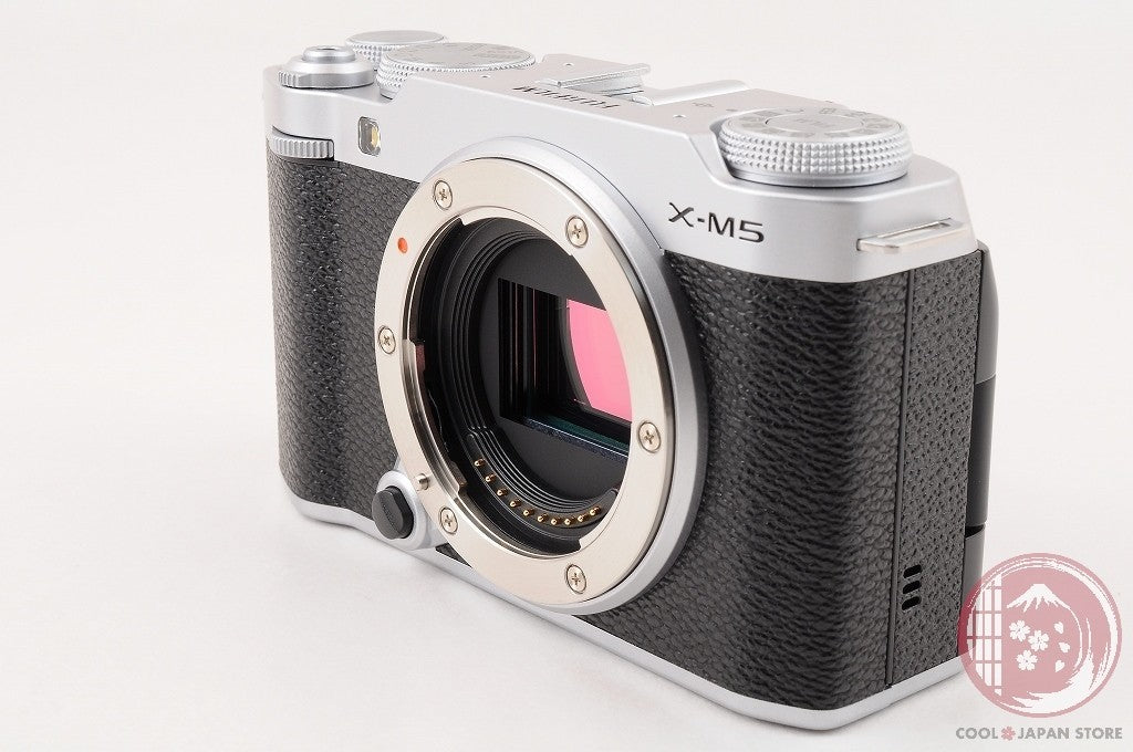 [ 671 shots TOP MINT in Box ] Fujifilm Fujifilm X-M5 silver XC 15-45mm　Cl47