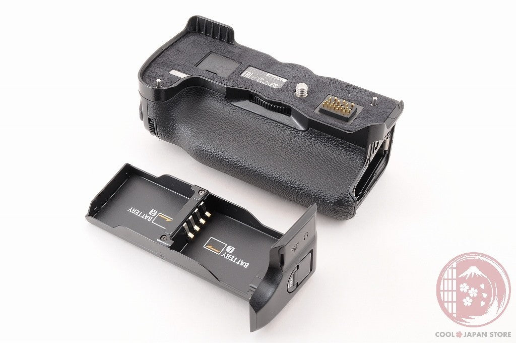 [ Low shots TOP MINT w/VPB-XH1 in Box] Fujifilm Fuji X-H1 24.3MP Mirrorless Ci79
