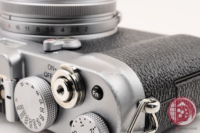 [MINT in Box] FUJI FUJIFILM X100 12.3MP Digital Camera Silver from Japan Ck63