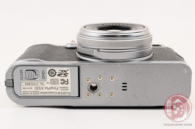 [MINT in Box] FUJI FUJIFILM X100 12.3MP Digital Camera Silver from Japan Ck63