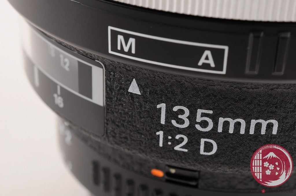 [MINT+ w/Caps] Nikon AF DC NIKKOR DEFOCUS IMAGE CONTROL 135mm f/2 D FR Lw74