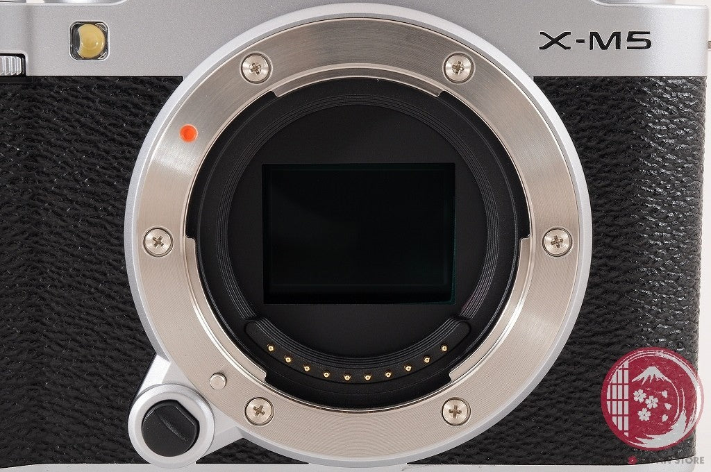 DDU [ 1472 shots TOP MINT in Box ] Fujifilm X-M5 silver from Japan Ci21