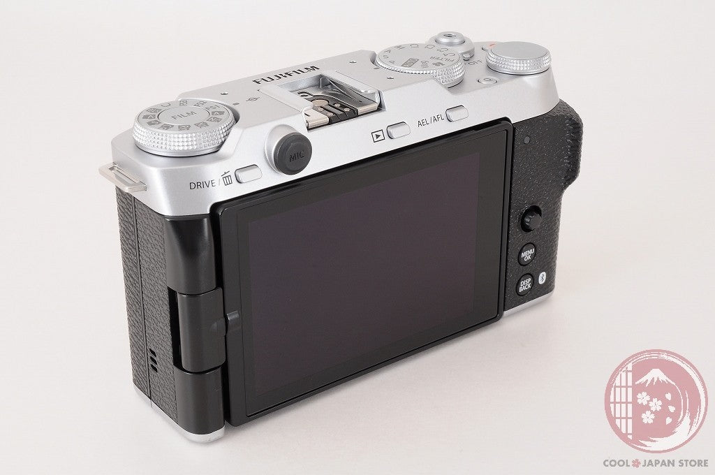 DDU [76 shots TOP MINT in Box ] Fujifilm Fujifilm X-M5 silver w/ XC 15-45mm Cj10