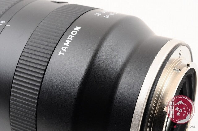 [MINT+ w/ Hood Caps] Tamron 18-300mm f/3.5-6.3 Di iii-A VC VXD SONY Lu96