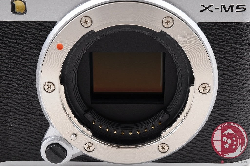 [ Low shots TOP MINT w/ 15-45mm in Box ] Fujifilm Fuji X-M5 silver XC Cm02