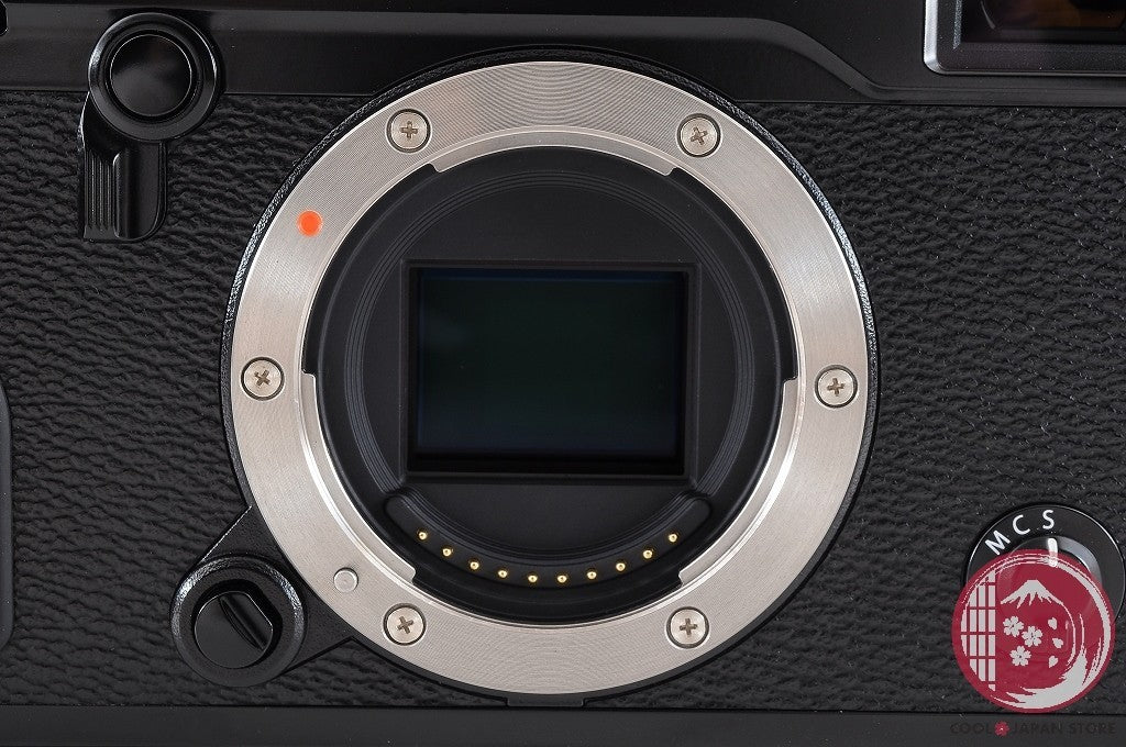 DDU [ Low shots MINT+ in Box]Fujifilm Fuji X-Pro2 XPro2 Black 24.3MP Japan Cj50
