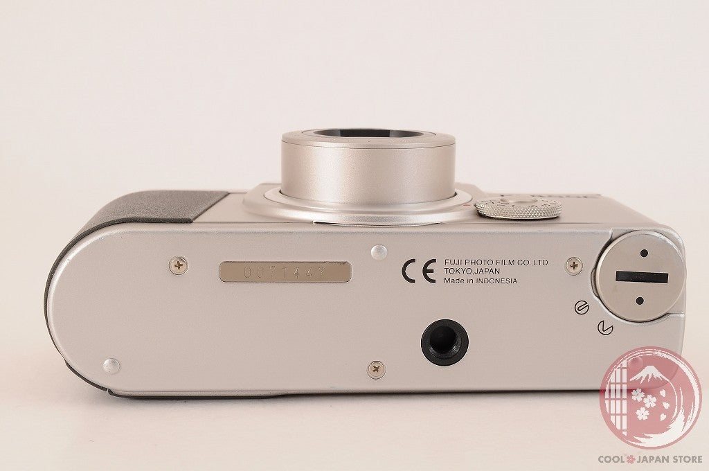 [MINT+ in Box] Fujifilm Fujifilm Klasse Silver from Japan Cg93