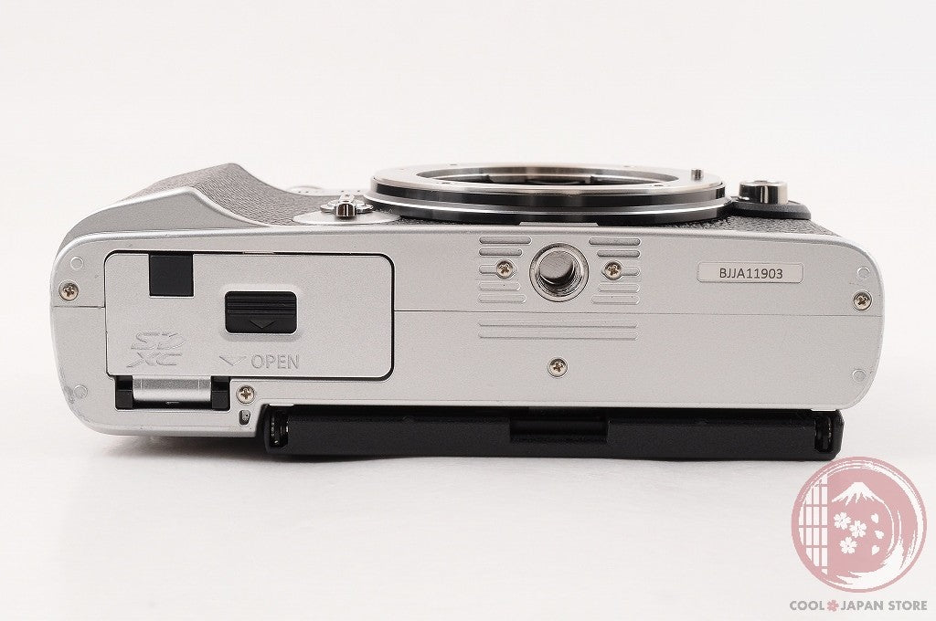 [ 3125 shots MINT in Box ] Olympus PEN E-P7 Silver from Japan Cm63