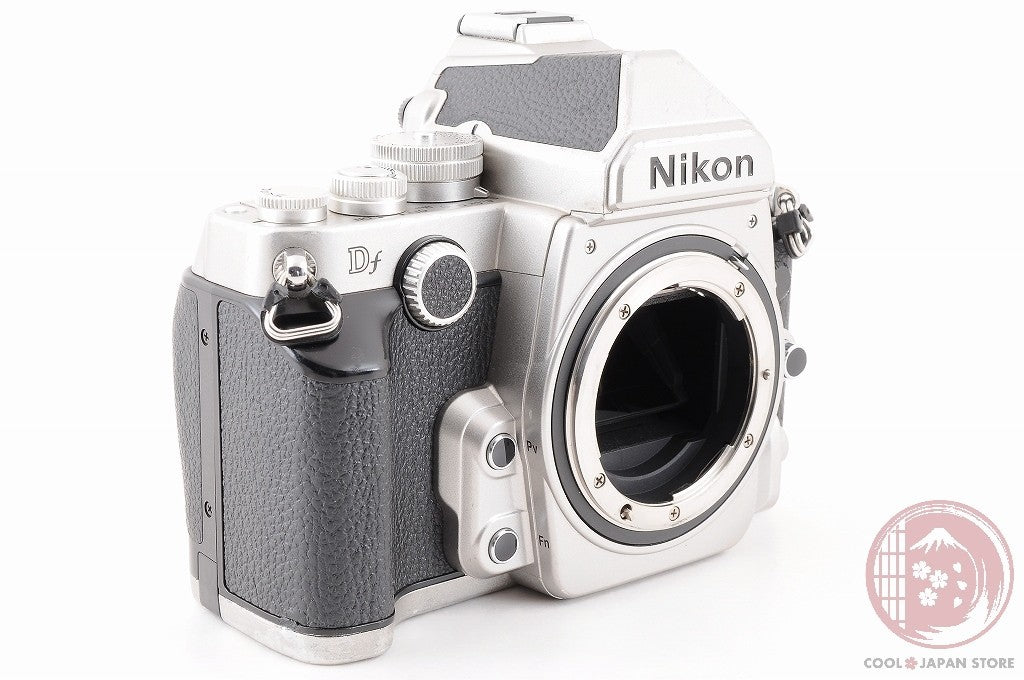 [ 17519 shots MINT in Box ] Nikon Df Silver 16.2 PM DSLR Camera Body JAPAN Ck09