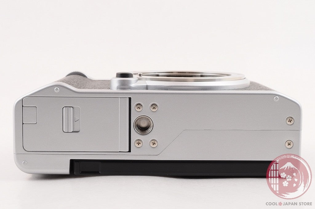 [ 727 shots TOP MINT w/15-45mm in Box] Fujifilm Fuji X-M5 silver XC Cm09