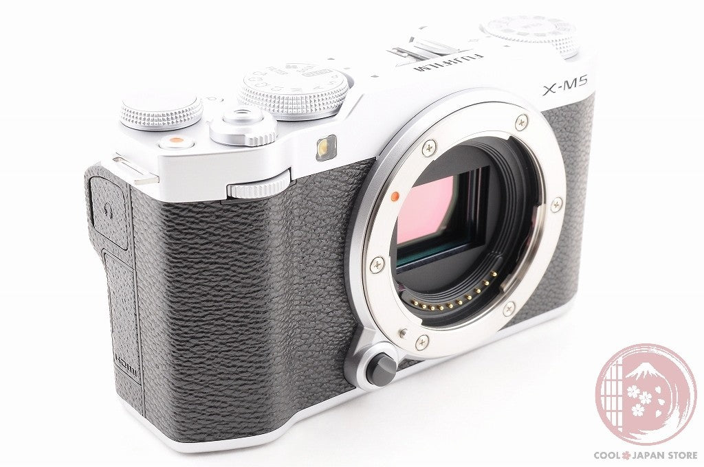 [UNUSED] Fujifilm Fujifilm X-M5 silver w/ XC 15-45mm from Japan Ci82