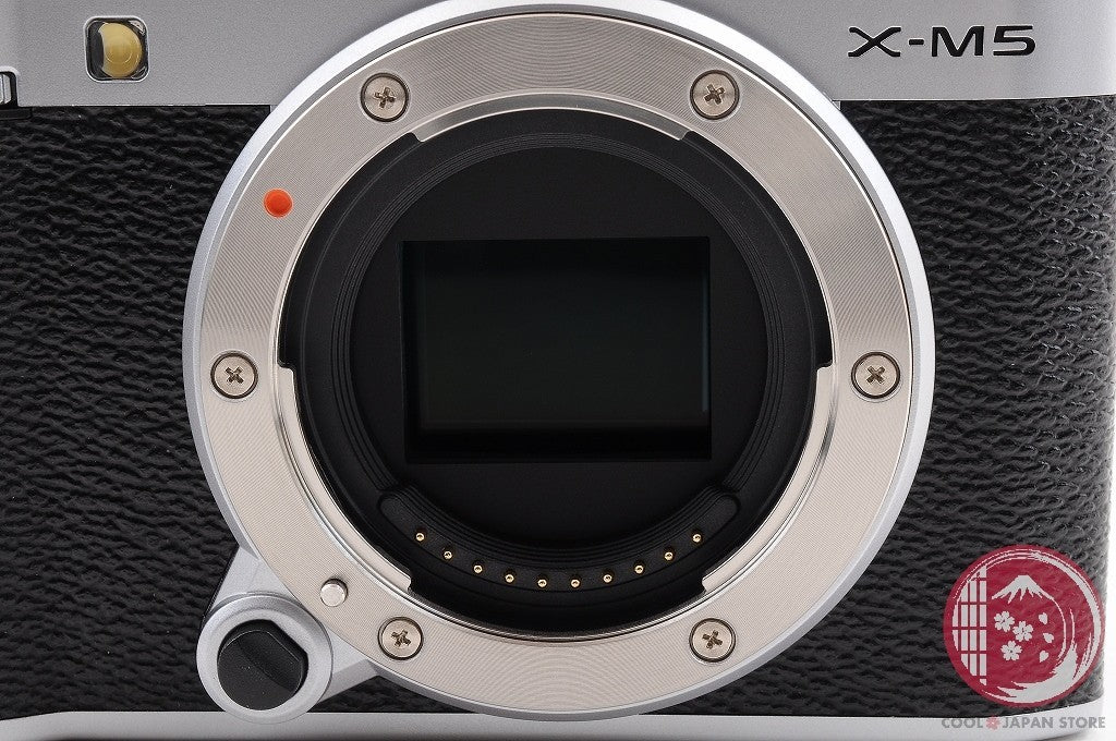 [ 727 shots TOP MINT w/15-45mm in Box] Fujifilm Fuji X-M5 silver XC Cm09