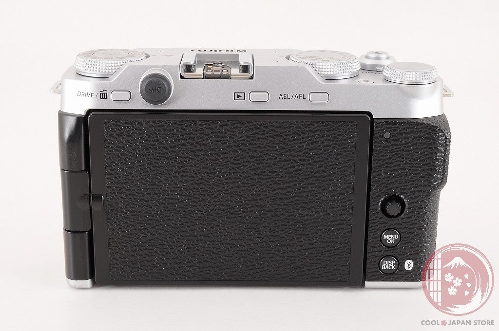 DDU [76 shots TOP MINT in Box ] Fujifilm Fujifilm X-M5 silver w/ XC 15-45mm Cj10