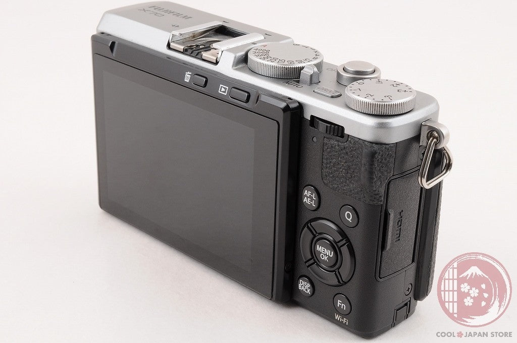 [MINT+ w/ Charger] Fujifilm Fuji X70 16.3MP Compact Digital Camera Silver Cm44