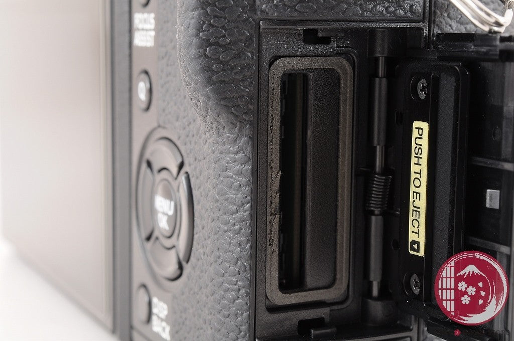 DDU[ 864 shots MINT+ w/Flash Strap ] Fujifilm Fuji X-T1 16.3MP from Japan Cj72