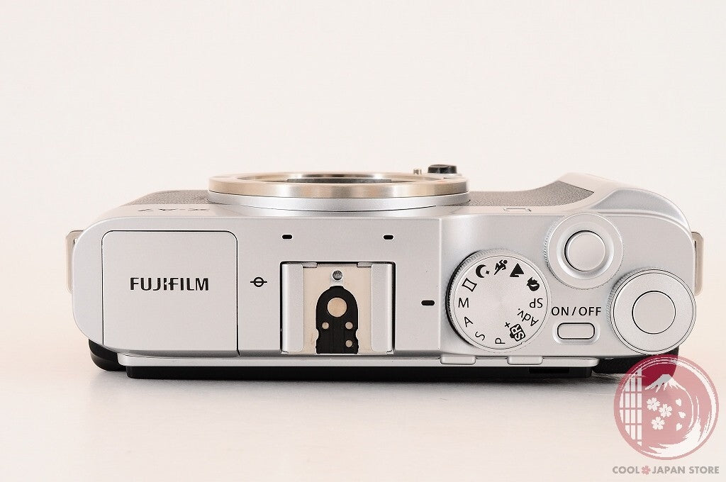 [MINT+ w/ Strap Cable] Fujifilm Fujifilm X-A7 silver from Japan Cg26