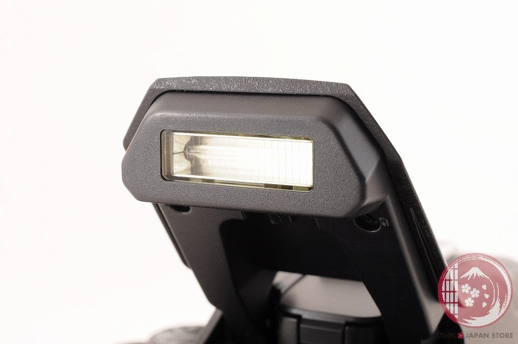 DDU [MINT+ in Box] Nikon Coolpix P950 16.0MP Point & Shoot Camera Black Ci05