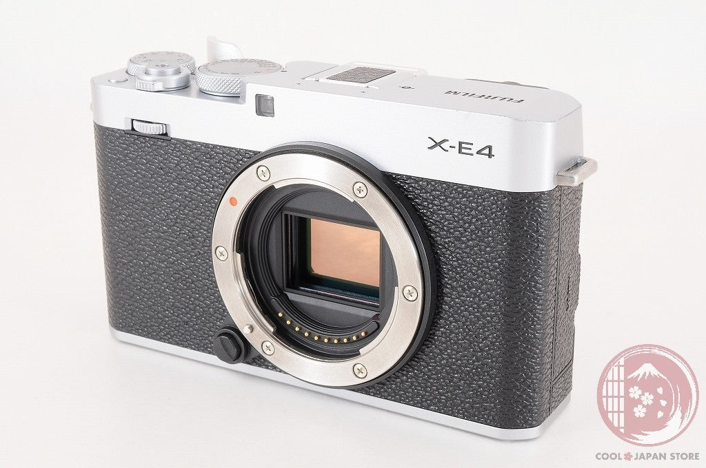 DDU [ 2080 shots TOP MINT in Box ] Fujifilm Fuji X-E4 26.1MP Silver Cj49