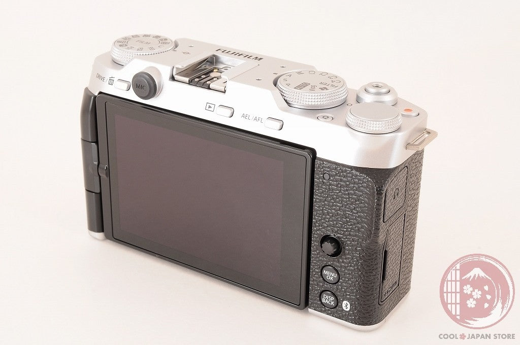 DDU [ 1472 shots TOP MINT in Box ] Fujifilm X-M5 silver from Japan Ci21