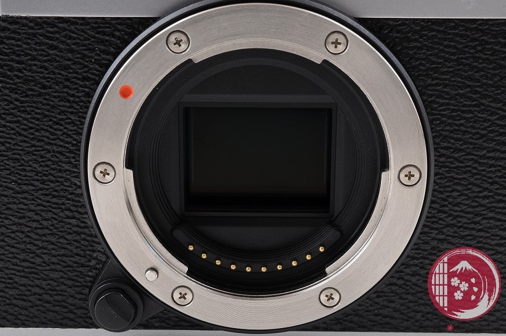 [ 13144 shots MINT+ in Box ] Fujifilm Fuji X-E4 26.1MP Mirrorless Silver Cm08