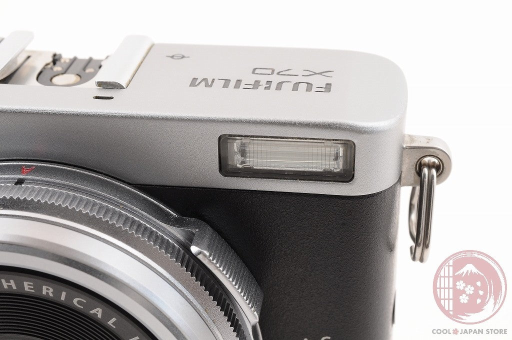 [MINT+ w/ Charger] Fujifilm Fuji X70 16.3MP Compact Digital Camera Silver Cm44