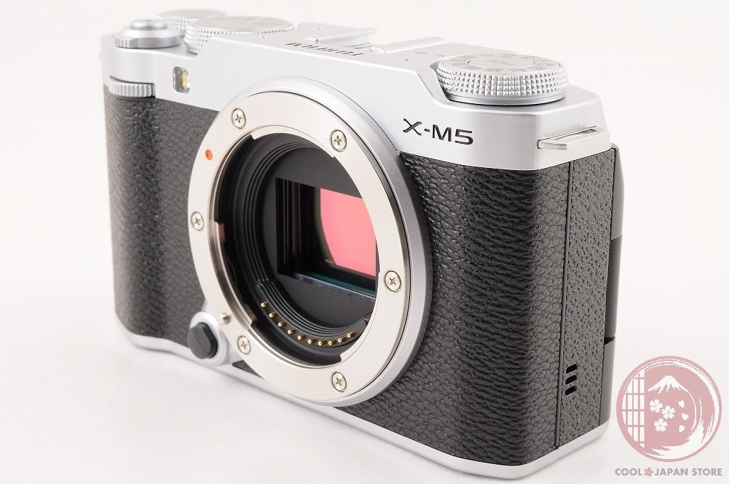[ Low shots TOP MINT w/ 15-45mm in Box ] Fujifilm Fuji X-M5 silver XC Cm02