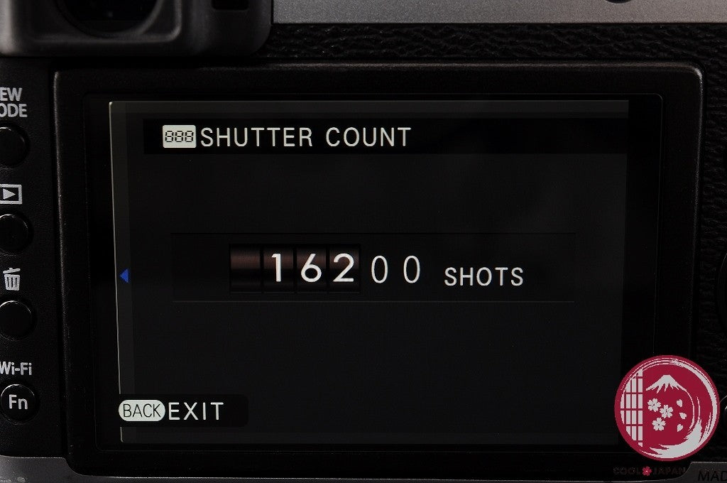 [ 16200 shots MINT in Box] Fujifilm Fuji X100T X-100T Silver 16.3MP Cg85