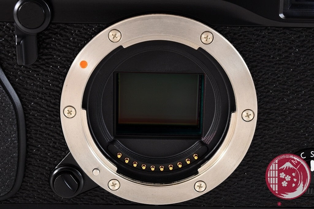 DDU [MINT+ w/ Strap Charger] Fujifilm Fuji X-Pro1 Black 16.3MP Cg09