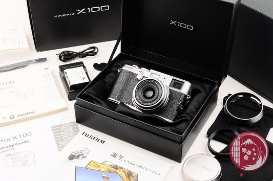 [MINT in Box] FUJI FUJIFILM X100 12.3MP Digital Camera Silver from Japan Ck63