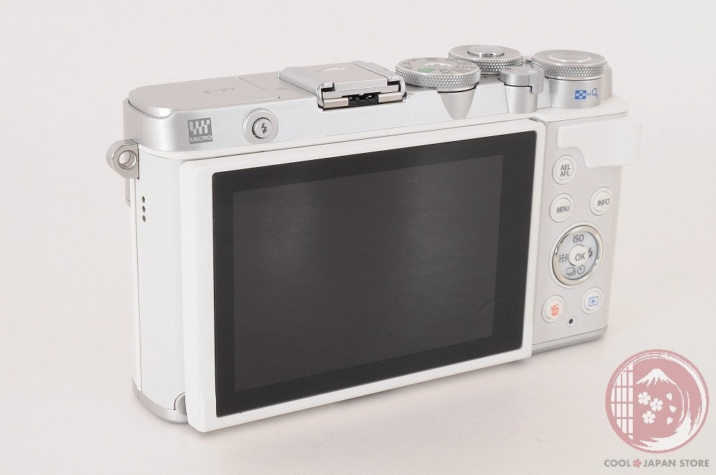 DDU[ 2141 shots MINT+ w/Strap Cable ] Olympus PEN E-P7 white from Japan Cj68