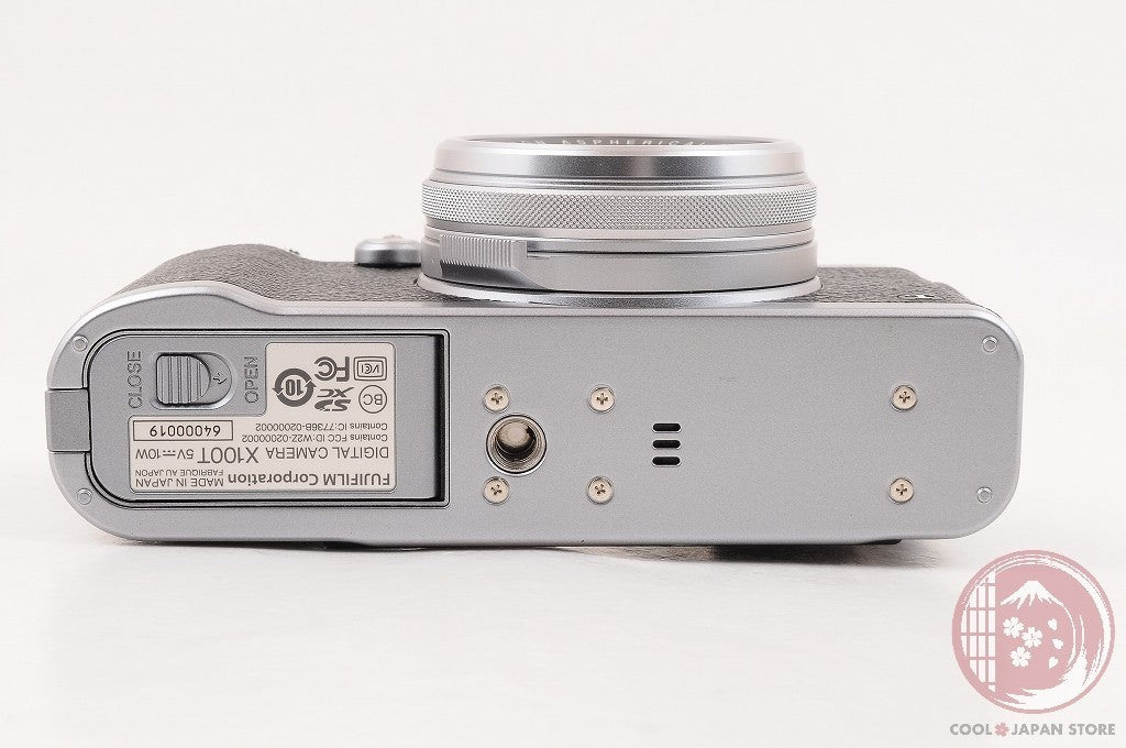 [ 1500 shots MINT+ in Box ] Fujifilm Fuji X100T X-100T Silver 16.3MP Cm04