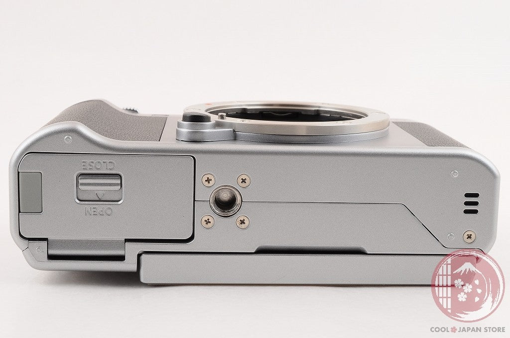[MINT+ in Box] Fujifilm Fujifilm X-A5 + XC15-45mm from Japan Cm73