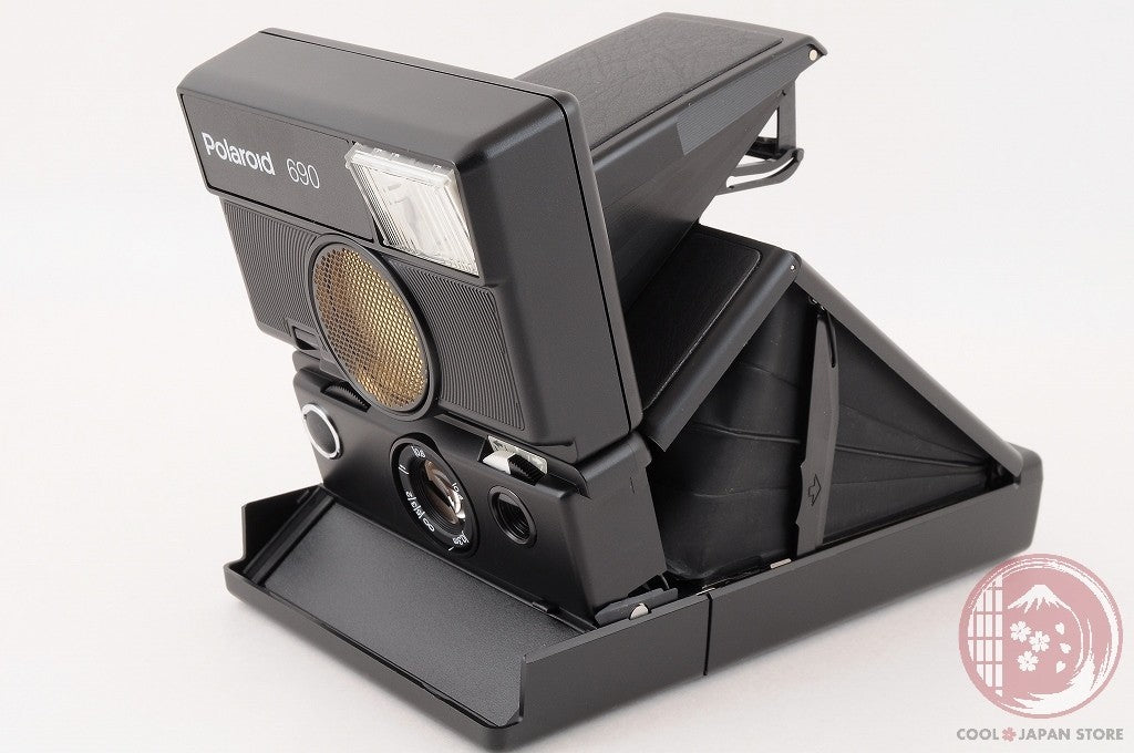 READ[MINT+ w/ Strap Case] Polaroid 690 Point & Shoot Instant Film Camera Cm64
