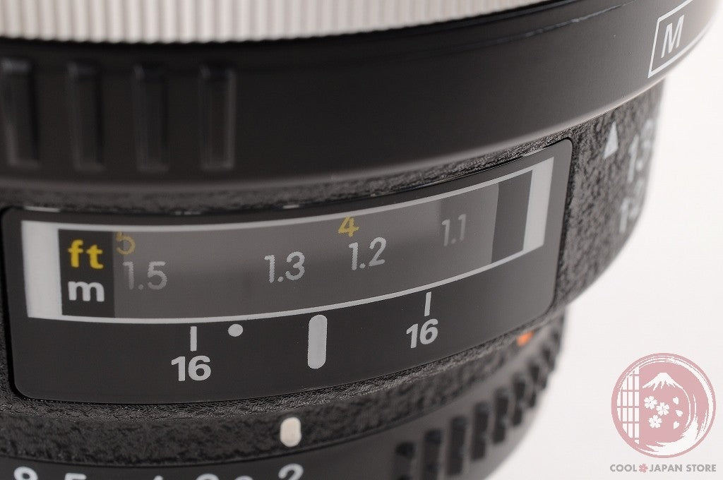 [MINT+ w/Caps] Nikon AF DC NIKKOR DEFOCUS IMAGE CONTROL 135mm f/2 D FR Lw74