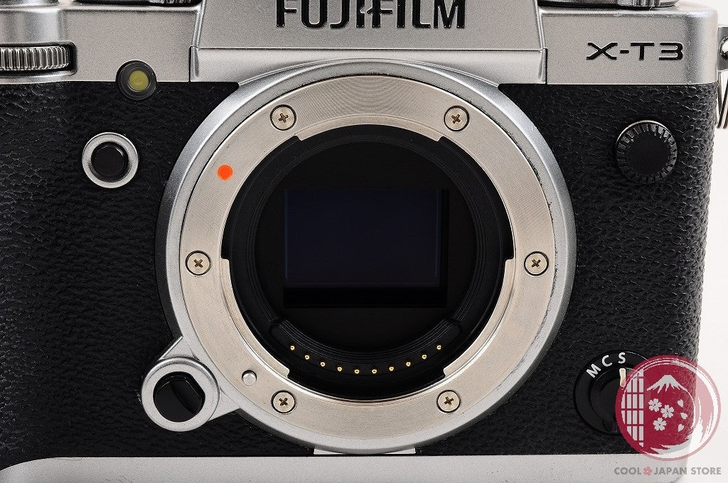 READ[ Low shots MINT w/Charger ] Fujifilm Fuji X-T3 XT3 Silver 26.1MP Ck94