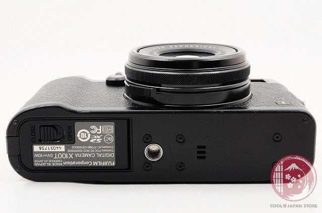 [ 16800 shots MINT w/Charger]Fujifilm Fuji X100T X-100T Black 16.3MP Ck83